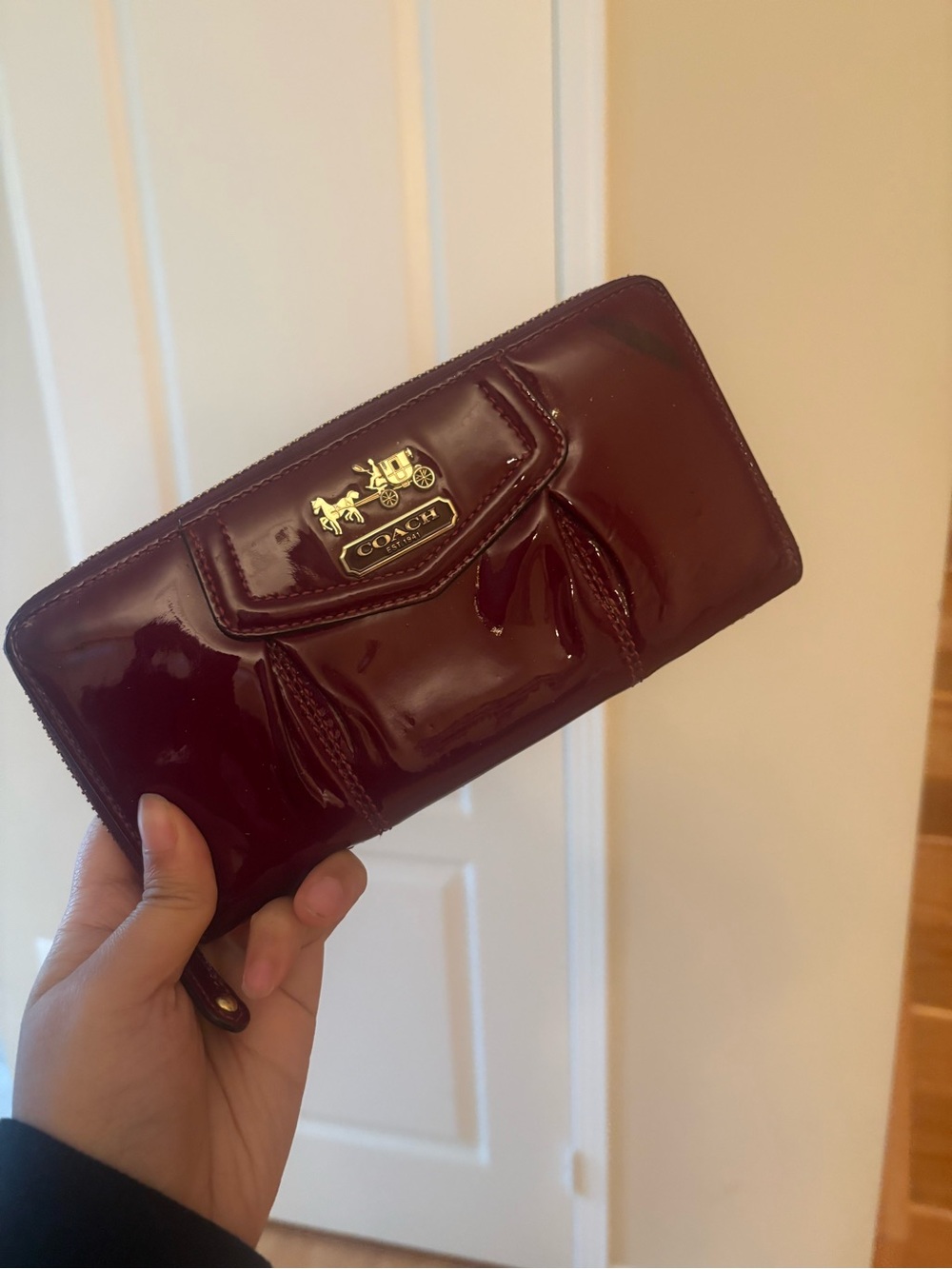 VINTAGE Coach Patent Zip Wallet in Burgundy